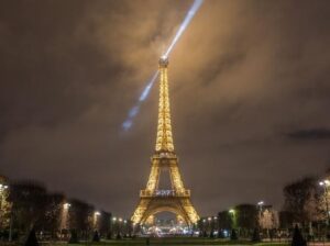 Les coulisses de la Tour Eiffel : quelques curiosités sur l'éclairage
